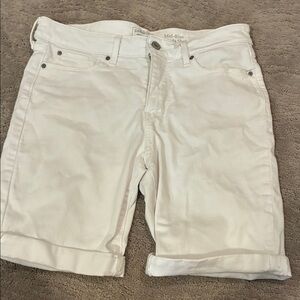 Levi white denim women’s Bermuda shorts